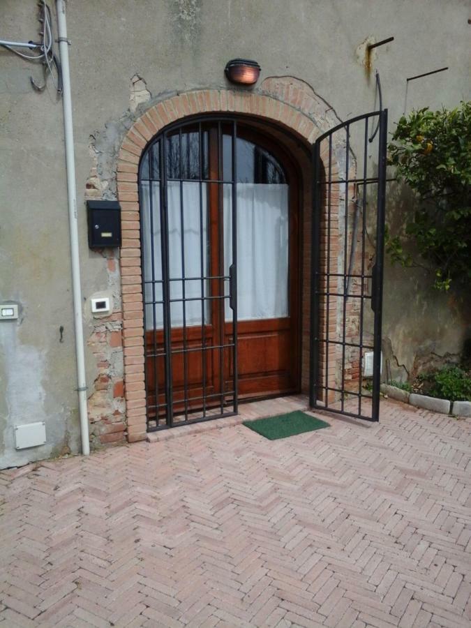 Casa Agostini Appartement Lari Buitenkant foto