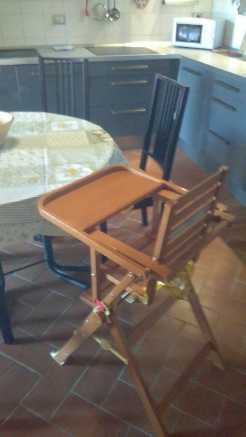 Casa Agostini Appartement Lari Buitenkant foto