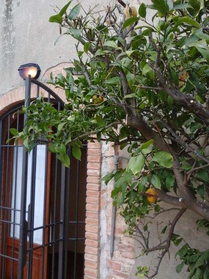 Casa Agostini Appartement Lari Buitenkant foto